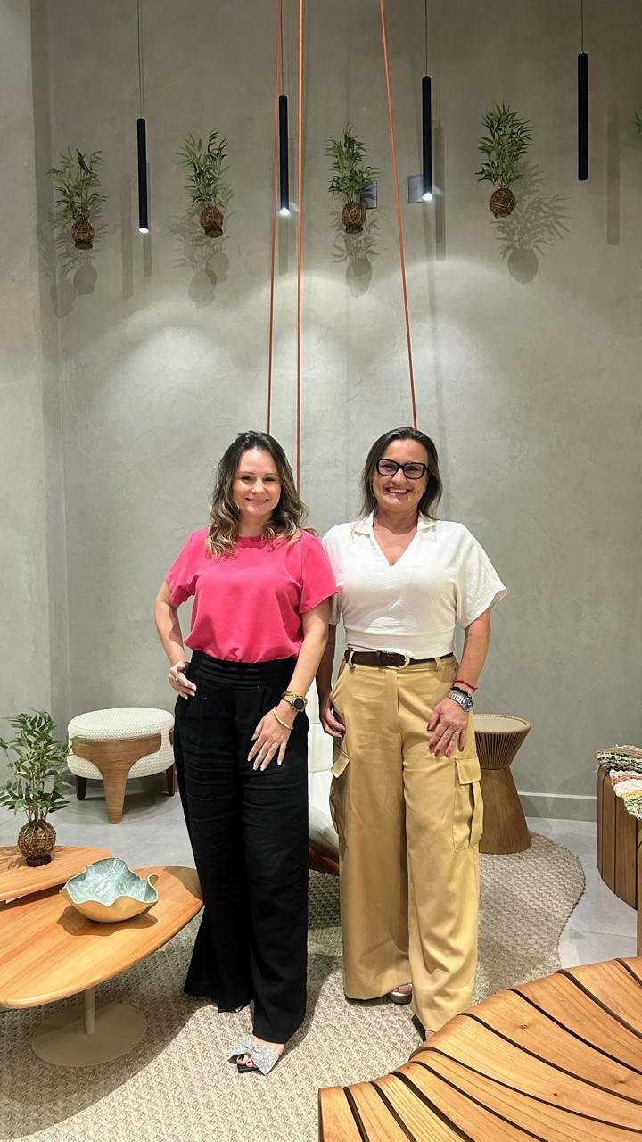 Iris Fernanda Couto e Giuliana Fonseca em retrato institucional